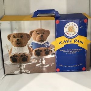 Baking pans. Build a Bear. Recipe manual. New